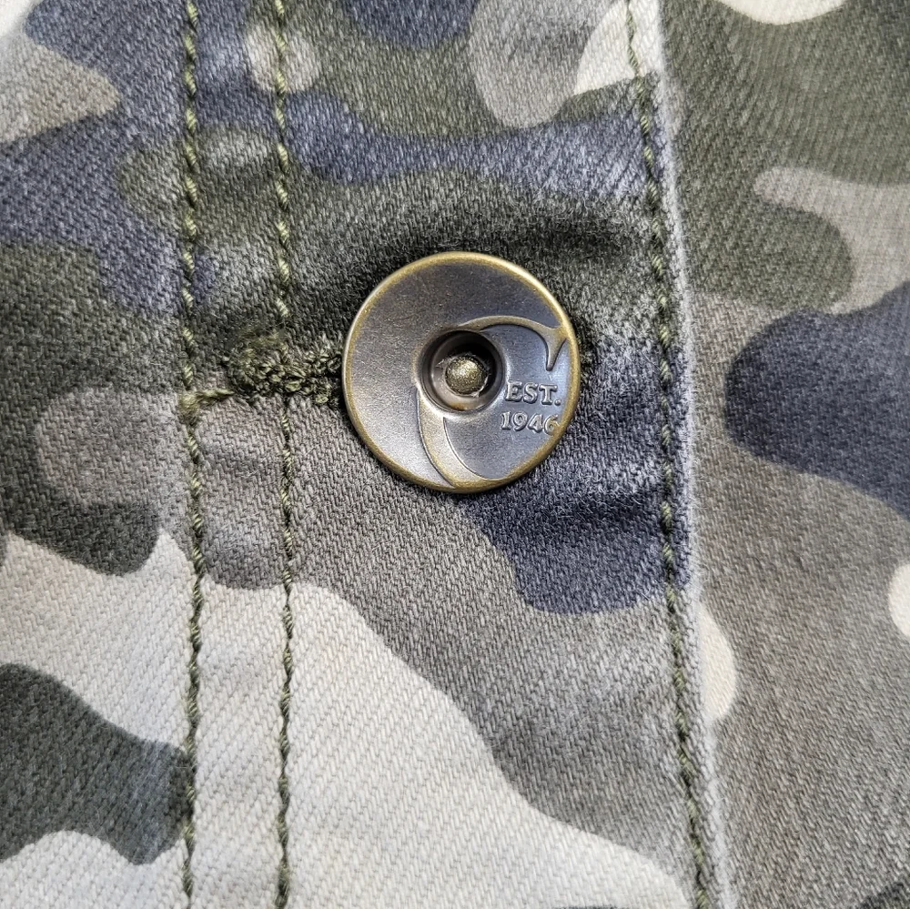 Cato Junior Miss Camouflage Denim Raw Hem Sportswear Casual Jacket Large New